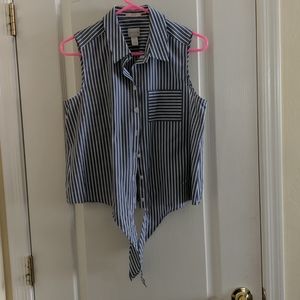 Chicos, no iron, size O, pin stripe sleeveless top